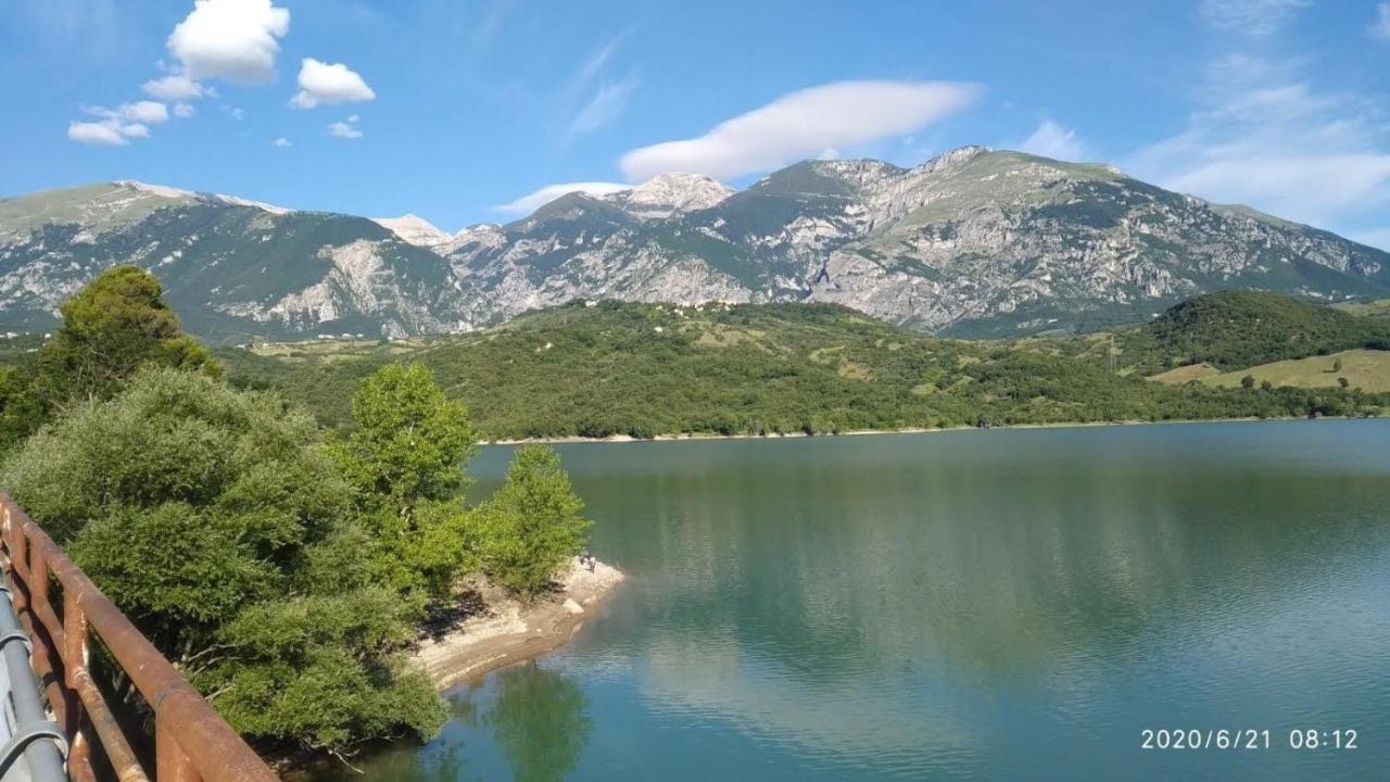 La Casetta Di Anna Villalago Εξωτερικό φωτογραφία